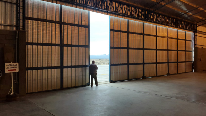 Hangar at El Calafate